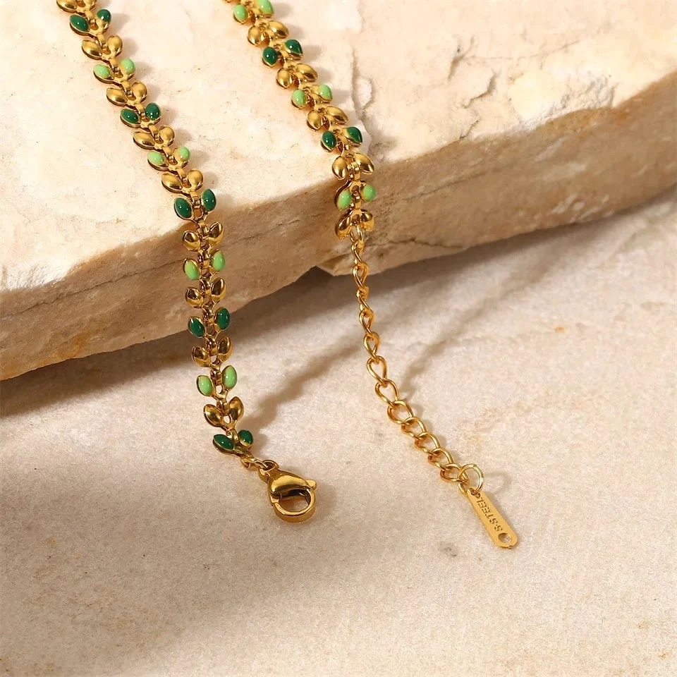Dancing in fashion bracelet